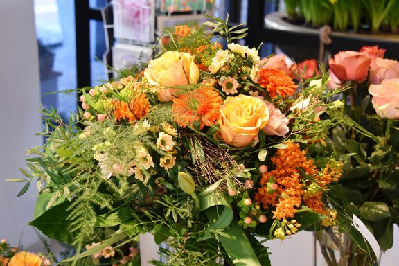 Blumenstrauss, Gesteck, Dekorationen, Hochzeitsfloristik oder Trauerflor, Hydrobepflanzung Blumenstrauss, Gesteck, Dekorationen, Hochzeitsfloristik oder Trauerflor, Hydrobepflanzung